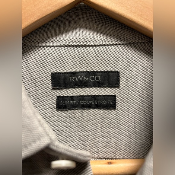 Beautiful Men’s RW&Co Button Down Shirt - Picture 2 of 4